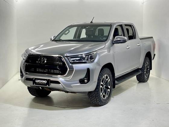 TOYOTA HILUX 2.8 D-4D TURBO DIESEL CD SRX 4X4 AUTOMÁTICO